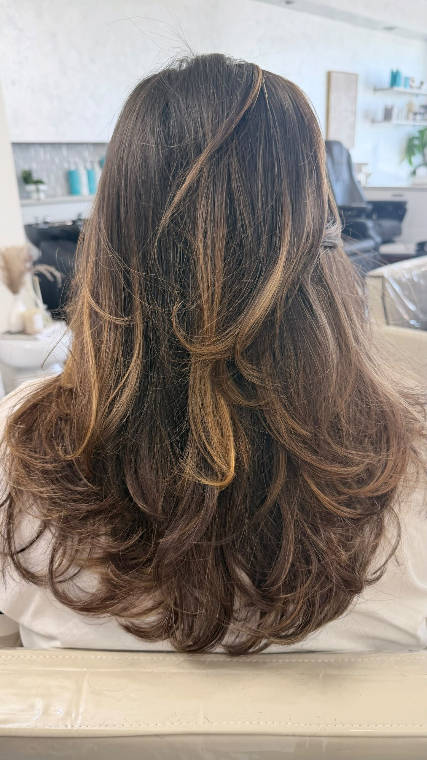 Dimensional brunette balayage with blended placement